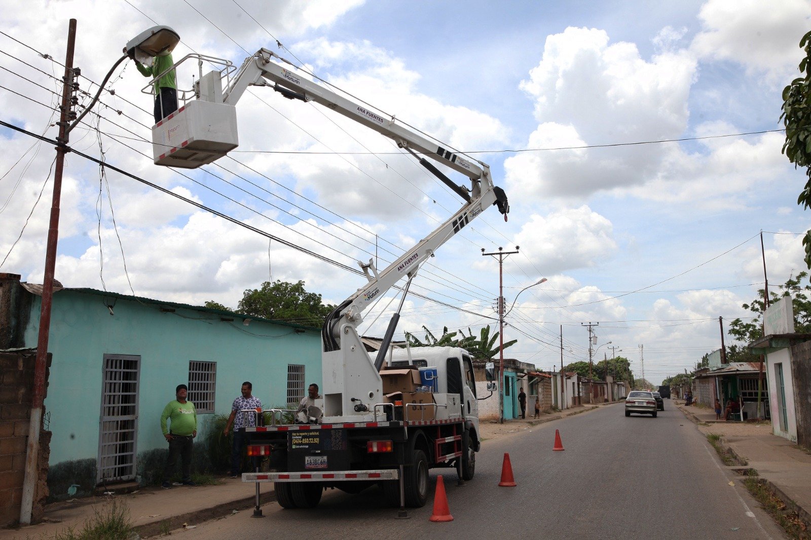 Alcaldía de Maturín inicia instalación de 362 luminarias en las