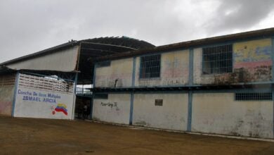 Vecinos de Terrazas del Oeste denuncian abandono de cancha múltiple Ismael Arcia