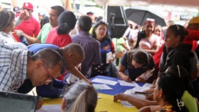 Recolección de firmas en Maturín en rechazo a las sanciones de EE.UU. contra Venezuela