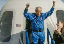 Primer astronauta afroamericano logra viajar al espacio con 90 años