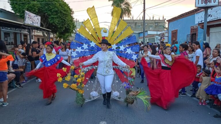 Primer desfile de Carnaval de Carúpano mostró la simbología de la ...
