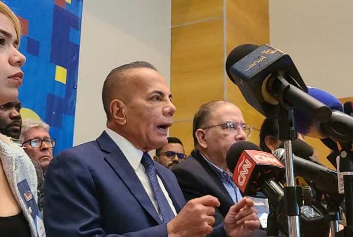 Manuel Rosales, acordó no postular su nombre para las primarias, luego de sostener una reunión de consulta con los presidentes de la organización política