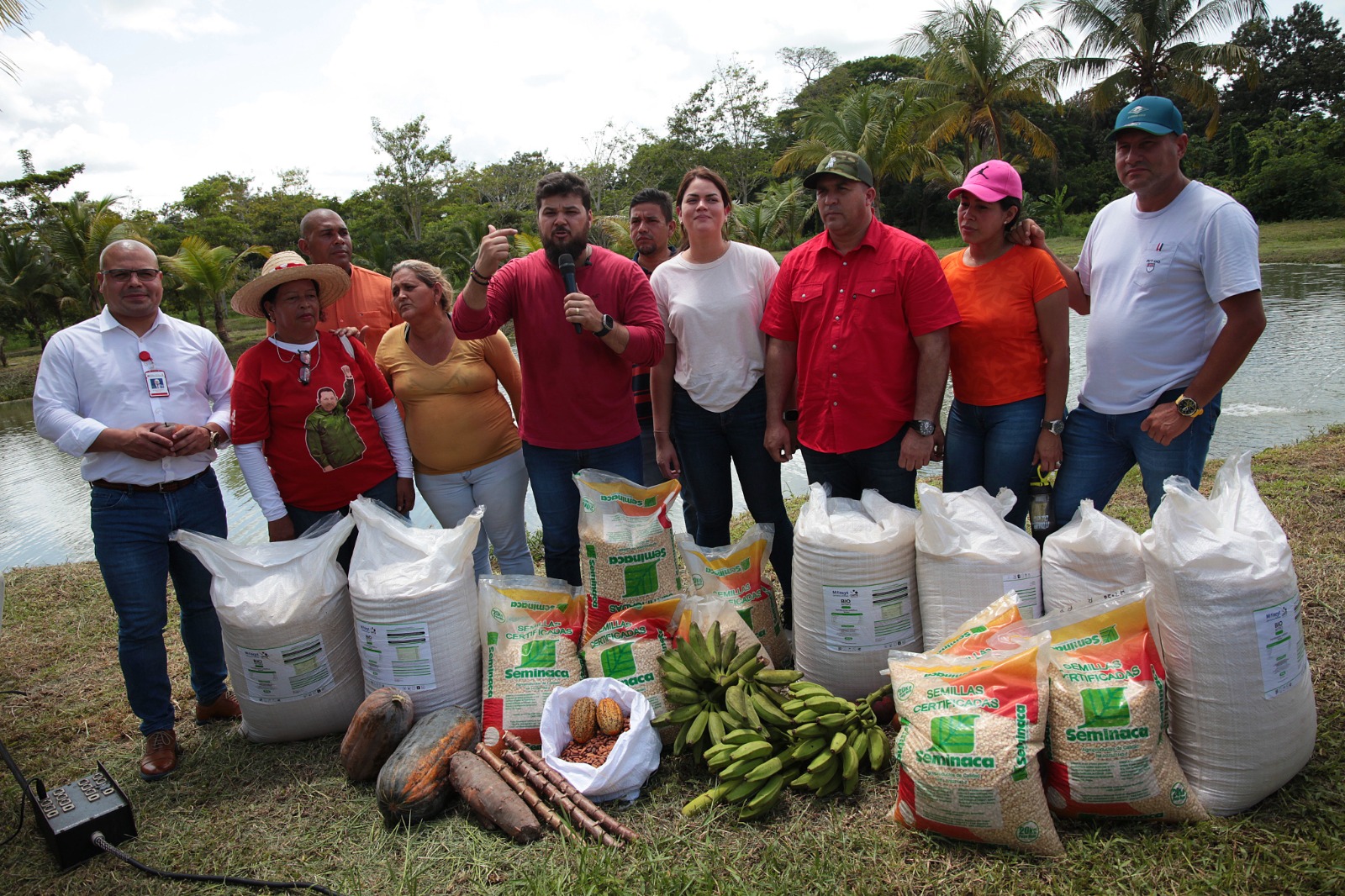 Gobernador Luna entrega insumos agrícolas para la siembra de 600 hectáreas en Monagas