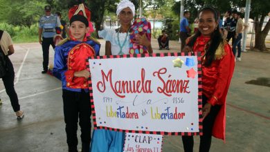 Con desfile escolar inicia conmemoración de la Independencia