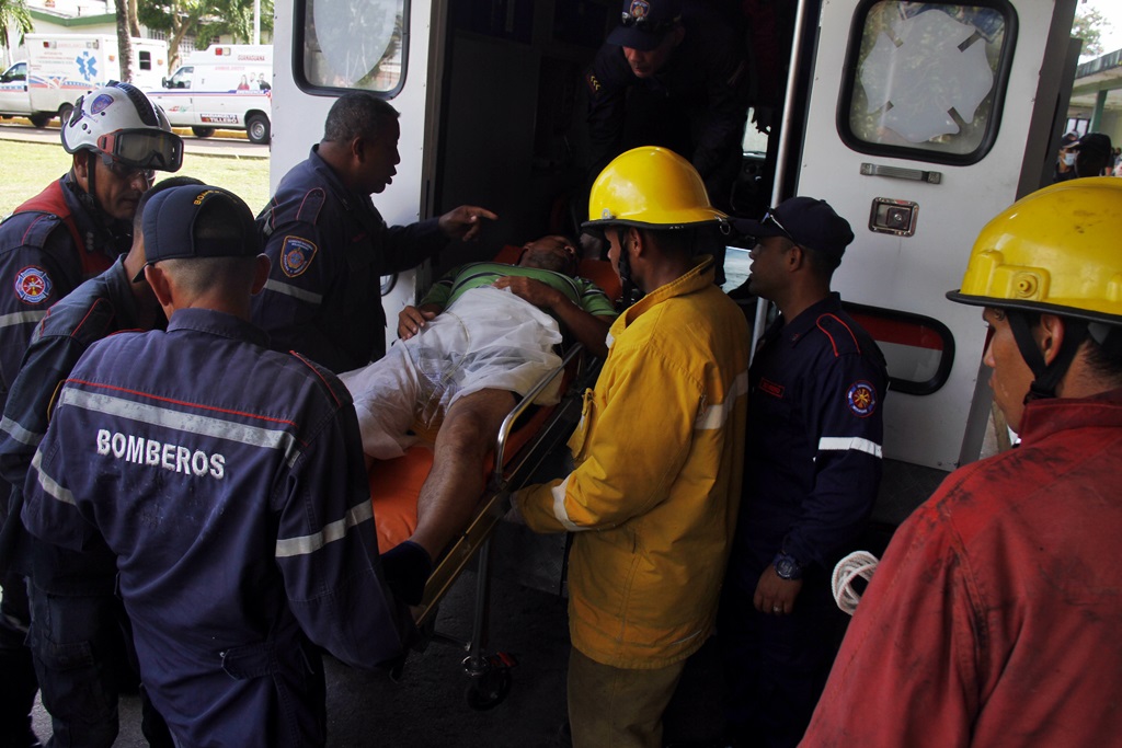 20 heridos en vuelco de camioneta en Caripe