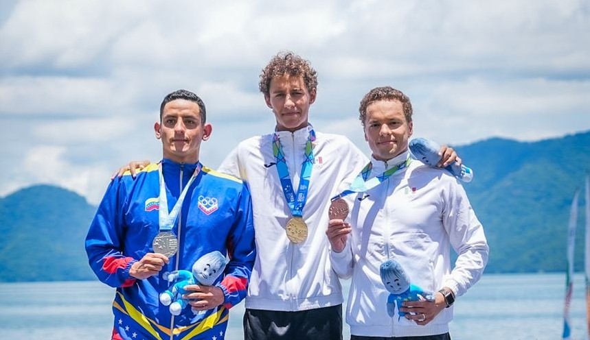 repudiaron la arbitrariedad con la que le despojaron la medalla de oro al nadador venezolano Diego Vera tras la conclusión de la prueba de aguas abiertas en los 5 kilómetros.