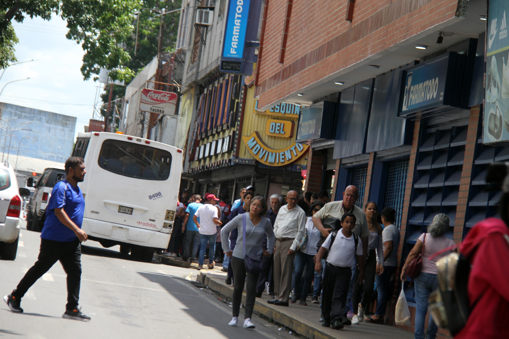 Paradas del centro de Maturín estuvieron abarrotadas este lunes