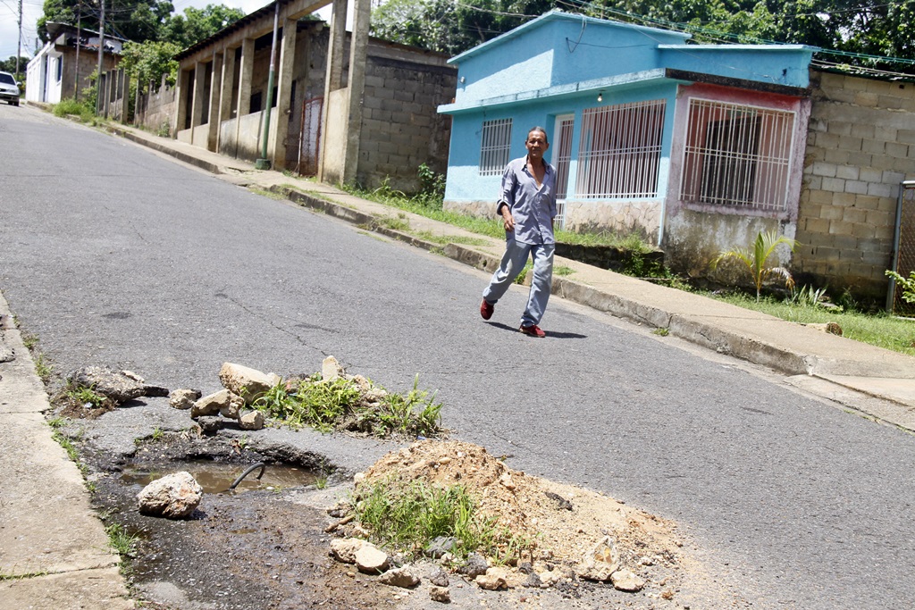 Persisten fallas en el suministro de agua en el sector Alto Guri