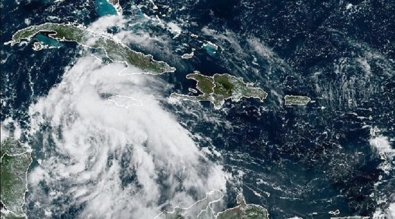 Onda tropical AL90 al oriente venezolano podría convertirse en ciclón tropical