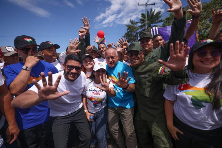 Desde el municipios Atures, estado Amazonas, el primer vicepresidente del Partido Socialista Unido de Venezuela (PSUV), Diosdado Cabello, sostuvo que después del referendo consultivo del próximo 3 de diciembre, el Gobierno de Guyana va a tener que sentarse a hablar con Venezuela