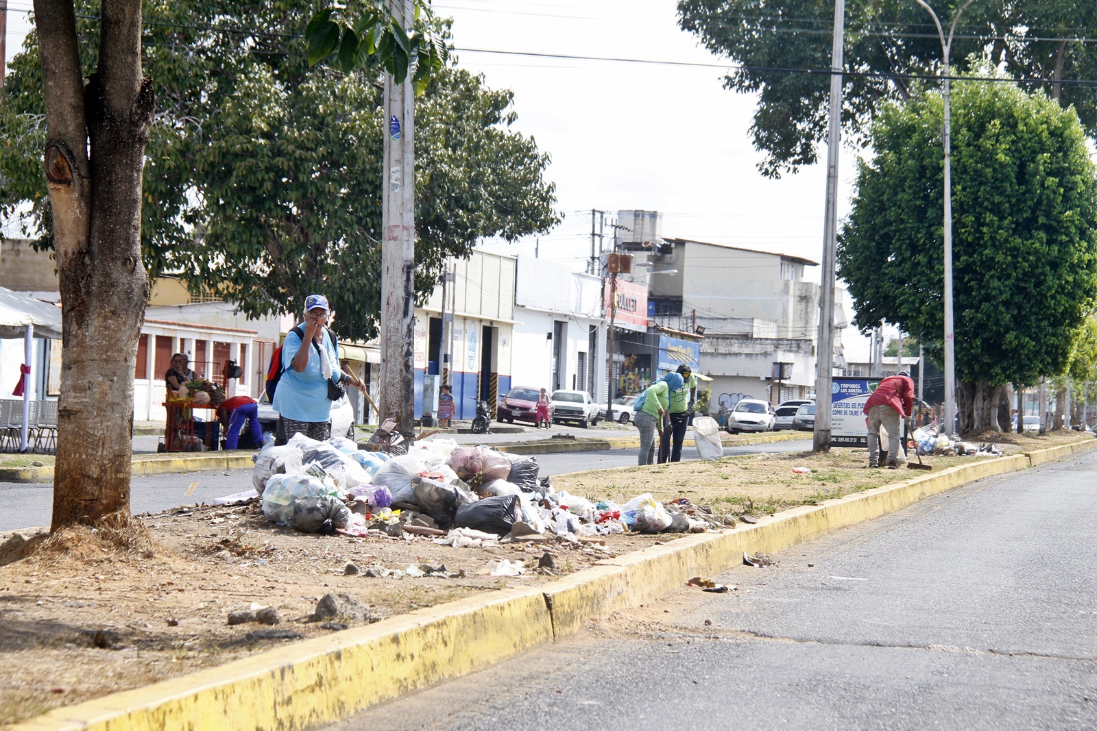 Acumulación de basura en Los Godos preocupa a comerciantes y residentes