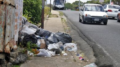 Sin cloacas y entre basura viven habitantes del Callejón Rojas