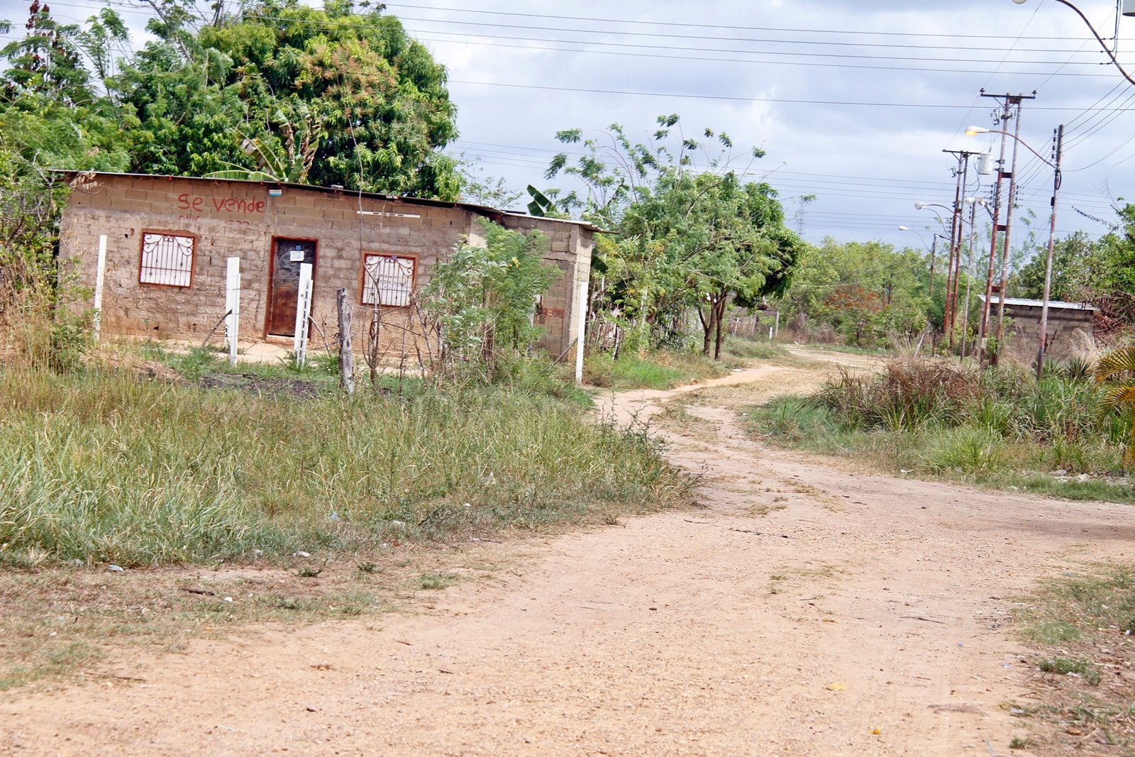 Habitantes de Villa Esperanza denuncian 10 años de carencia en servicios básicos