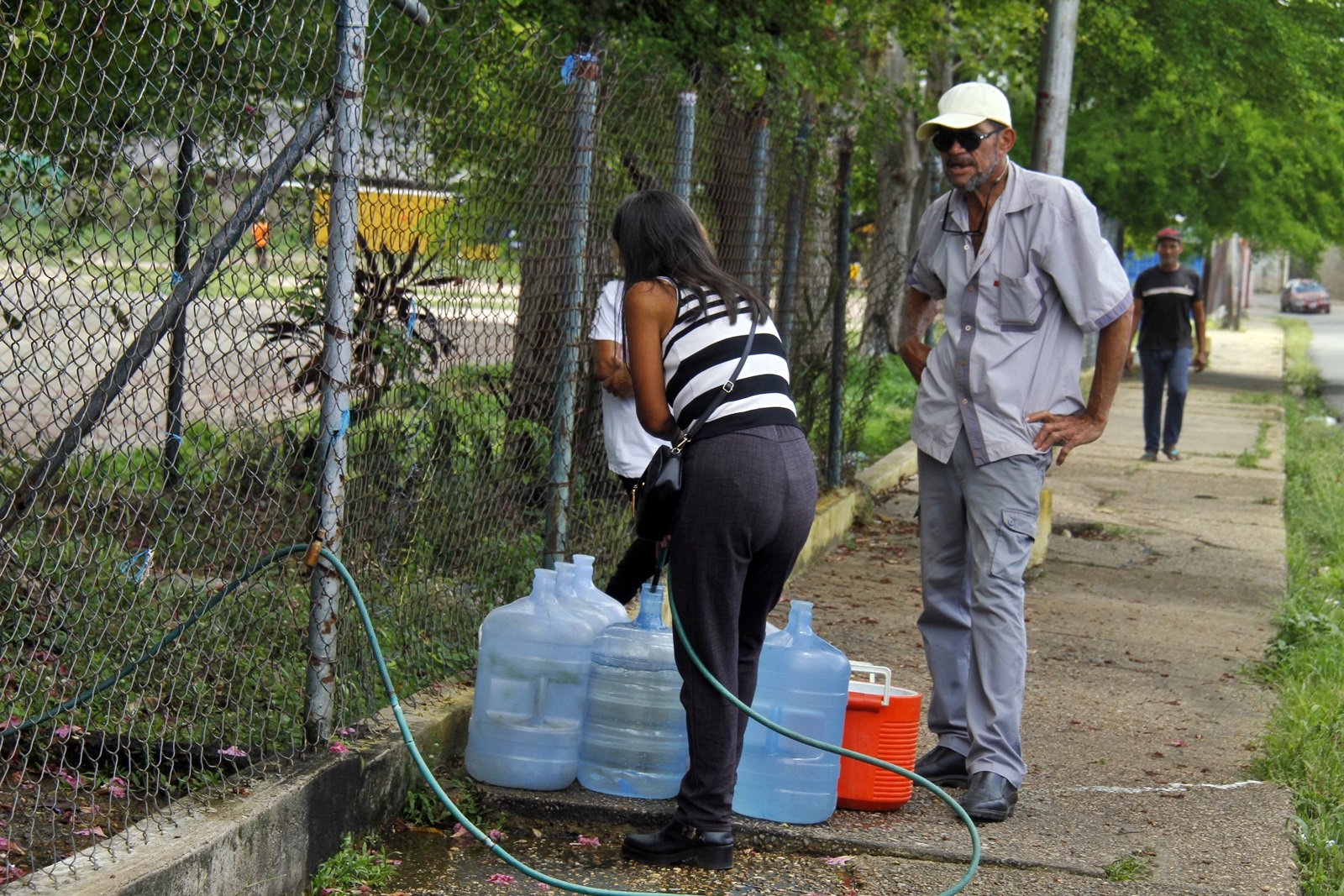 Más de 800 familias afectadas por fallas del servicio de agua en Los Cortijos