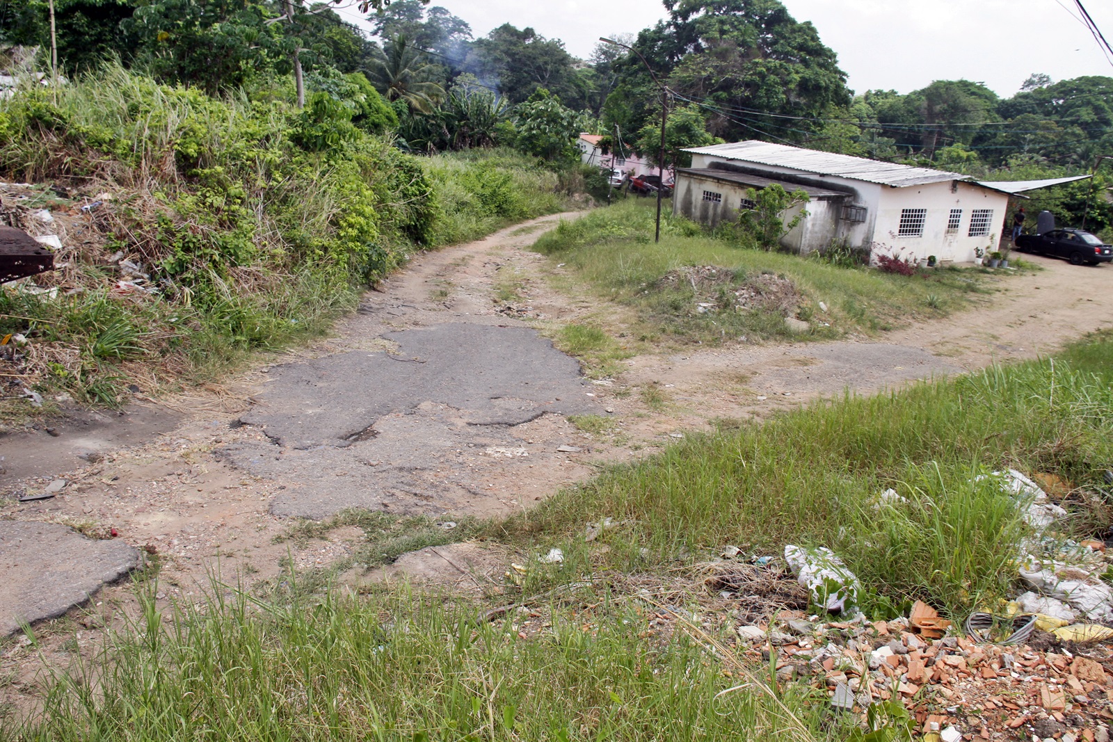 Vecinos piden asfaltado para la comunidad El Yunque de Maturín