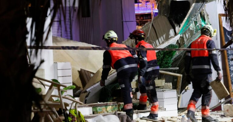 Cuatro muertos y 16 heridos tras derrumbe de un restaurante en una ...