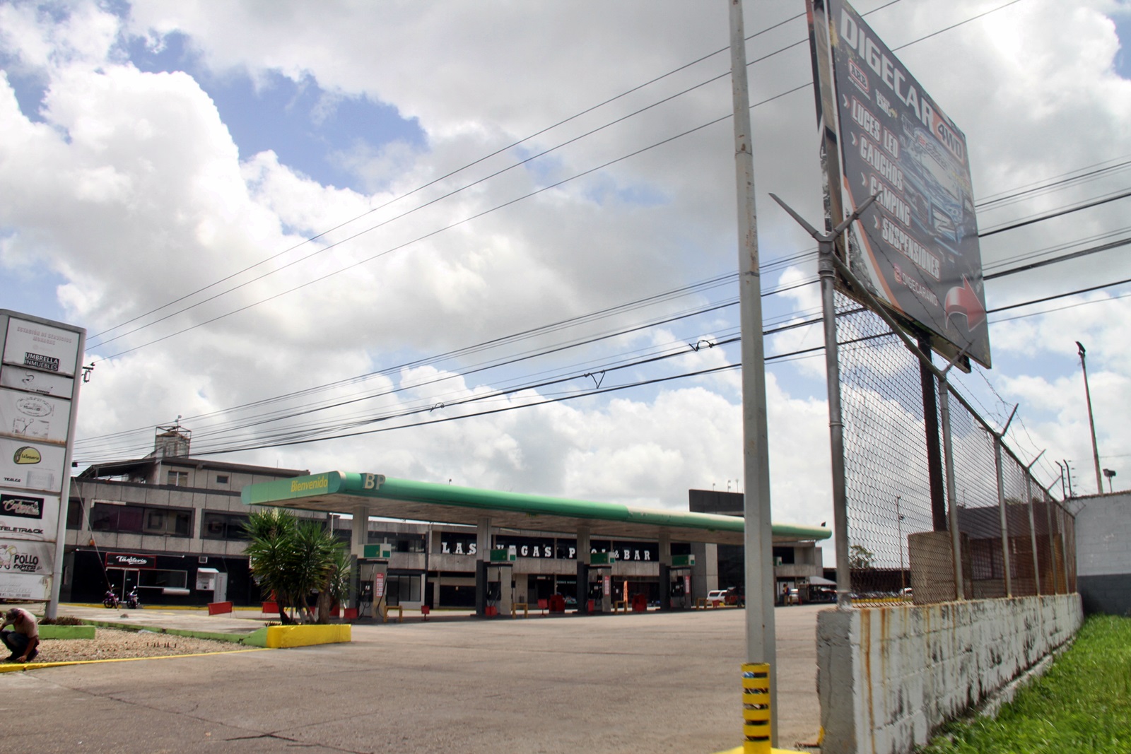 Reportan déficit de combustible en gasolineras dolarizadas de Maturín