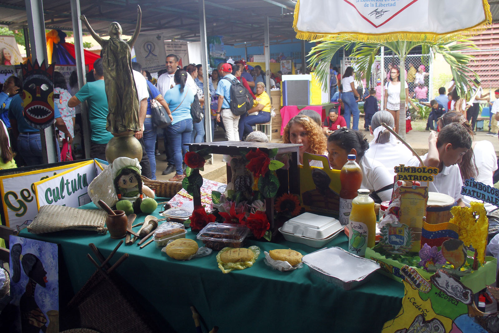 Más de 400 instituciones participaron en Expo Feria Productiva en el liceo Núñez Mares de Maturín