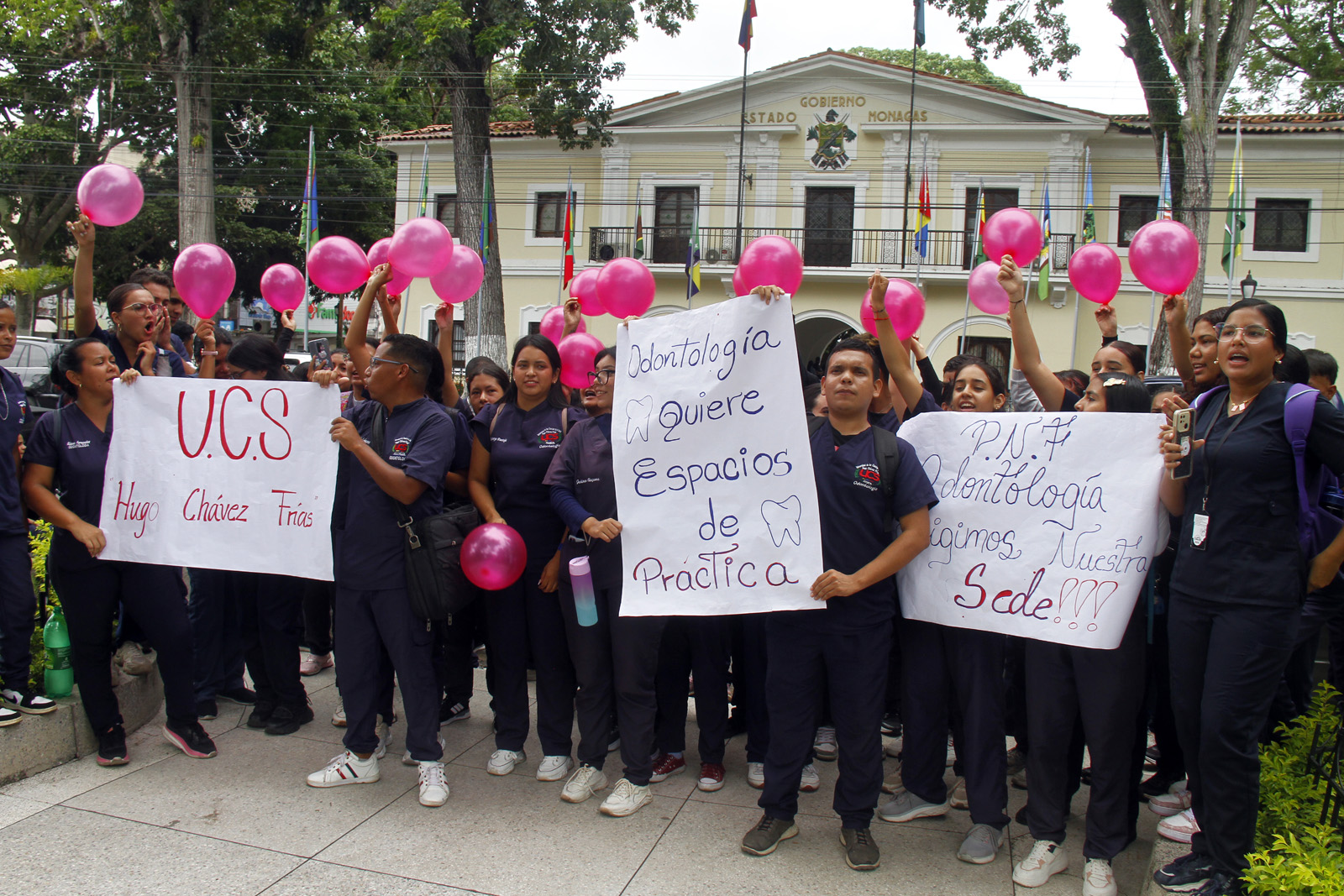 Estudiantes de la UCS protestaron este martes exigiendo una sede y área para sus prácticas