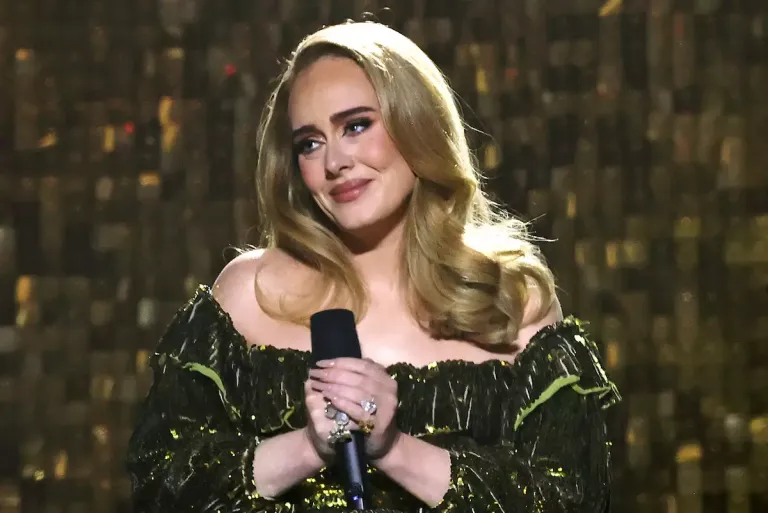 Adele le regala un momento especial a un pequeño fan