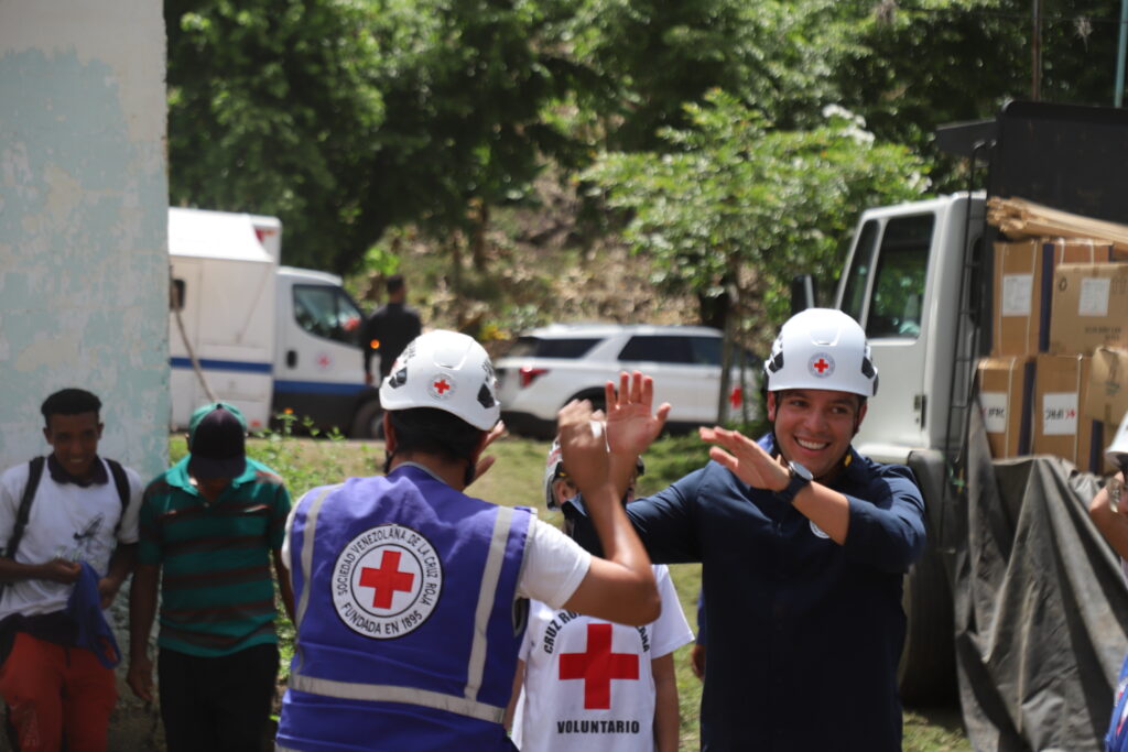 Banesco y la Cruz Roja se unen para apoyar a familias de Cumanacoa