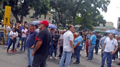 Conductores protestaron en la Bolívar ante falta de respuestas por gasolina