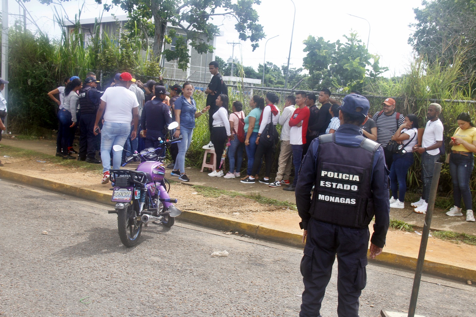 Protestaron por falta de atención en jornada de cedulación en el SAIME de Maturín