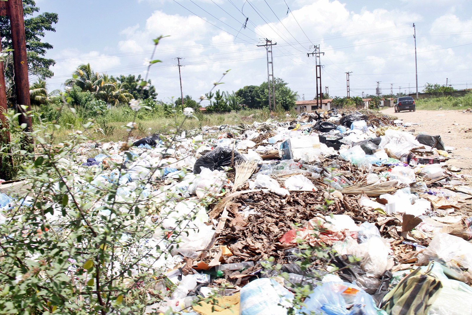 Denuncian vertedero improvisado de basura en la vía hacia La Cañada en Maturín