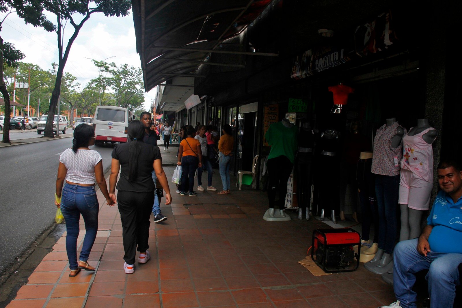 Comercios en Maturín enfrentan pérdidas tras apagón