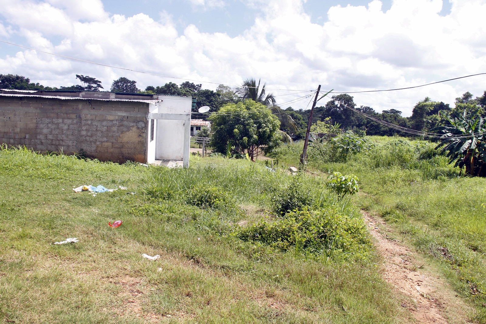 Denuncian más de 28 años de abandono en el sector El Yunke