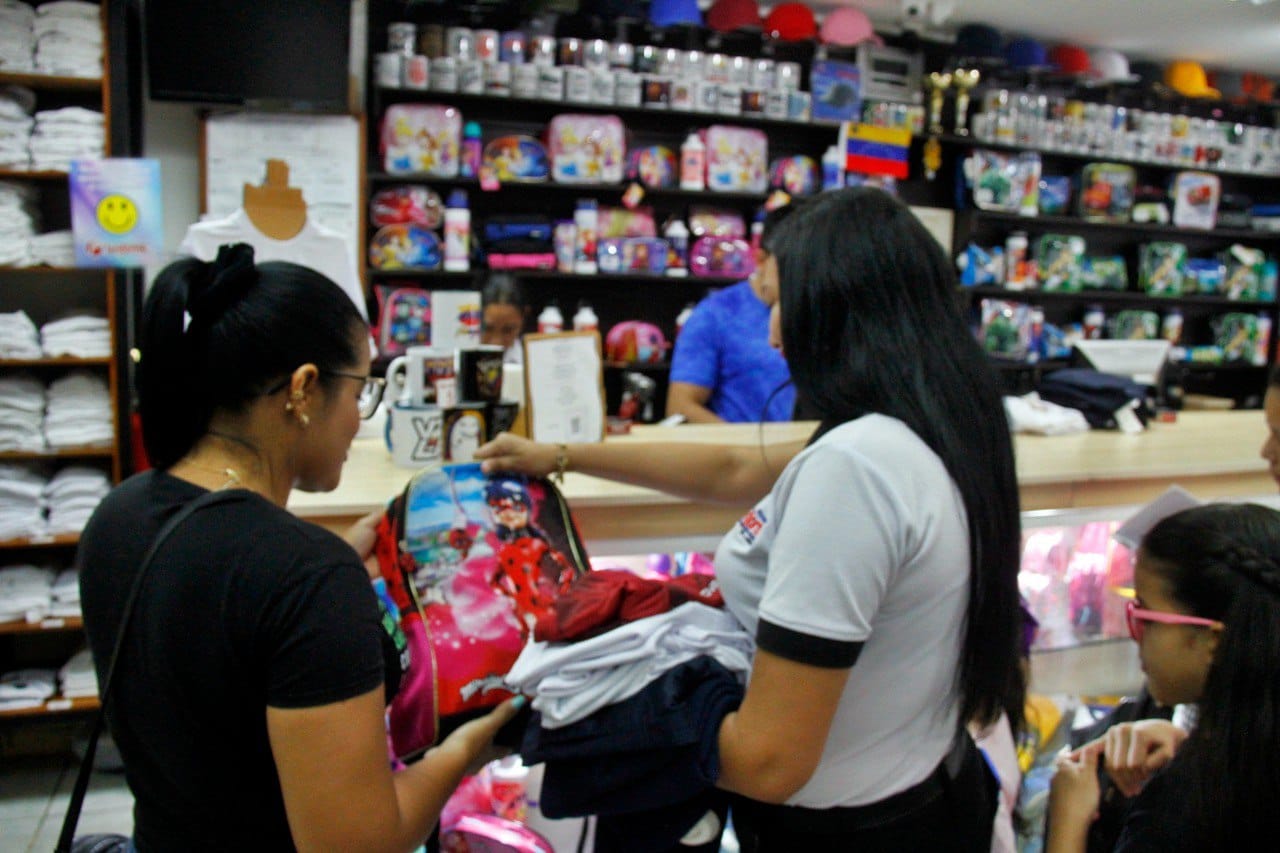 La Proveeduría del Uniforme te alivia el bolsillo en este regreso a clases