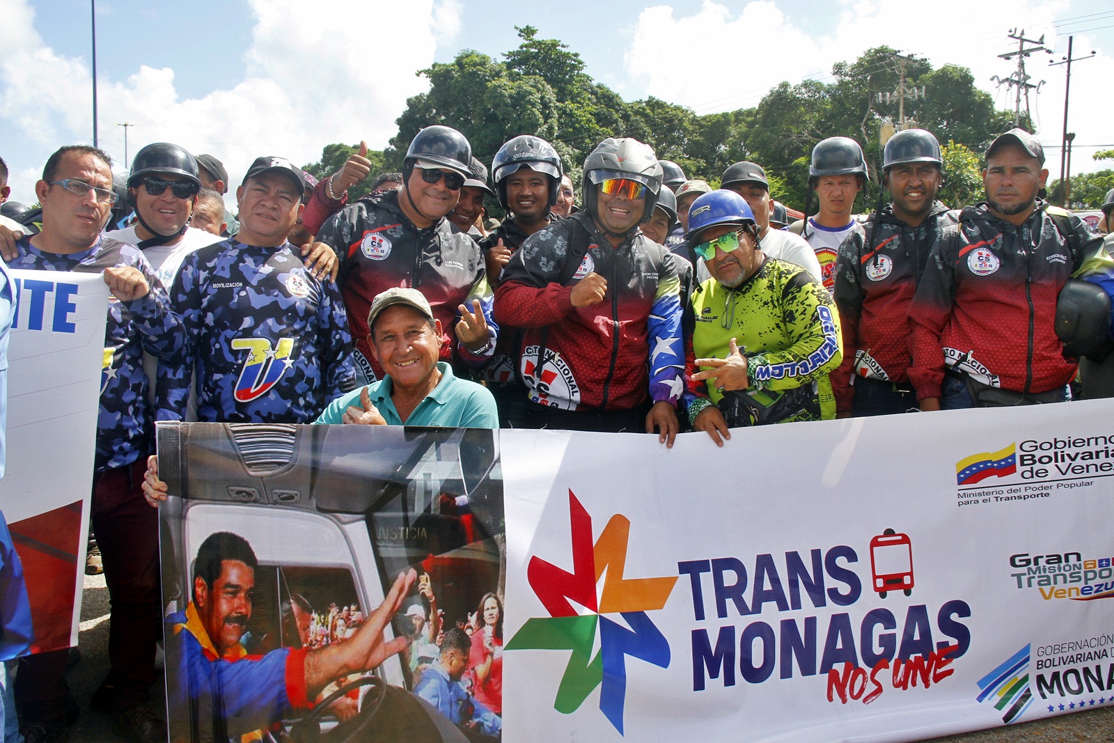 Transportistas de Monagas se alzan a favor de la paz y apoyo a Maduro