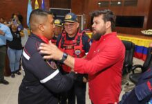 Los Héroes de Azul celebraron su Día Nacional con misa, ofrenda floral y actos protocolares.