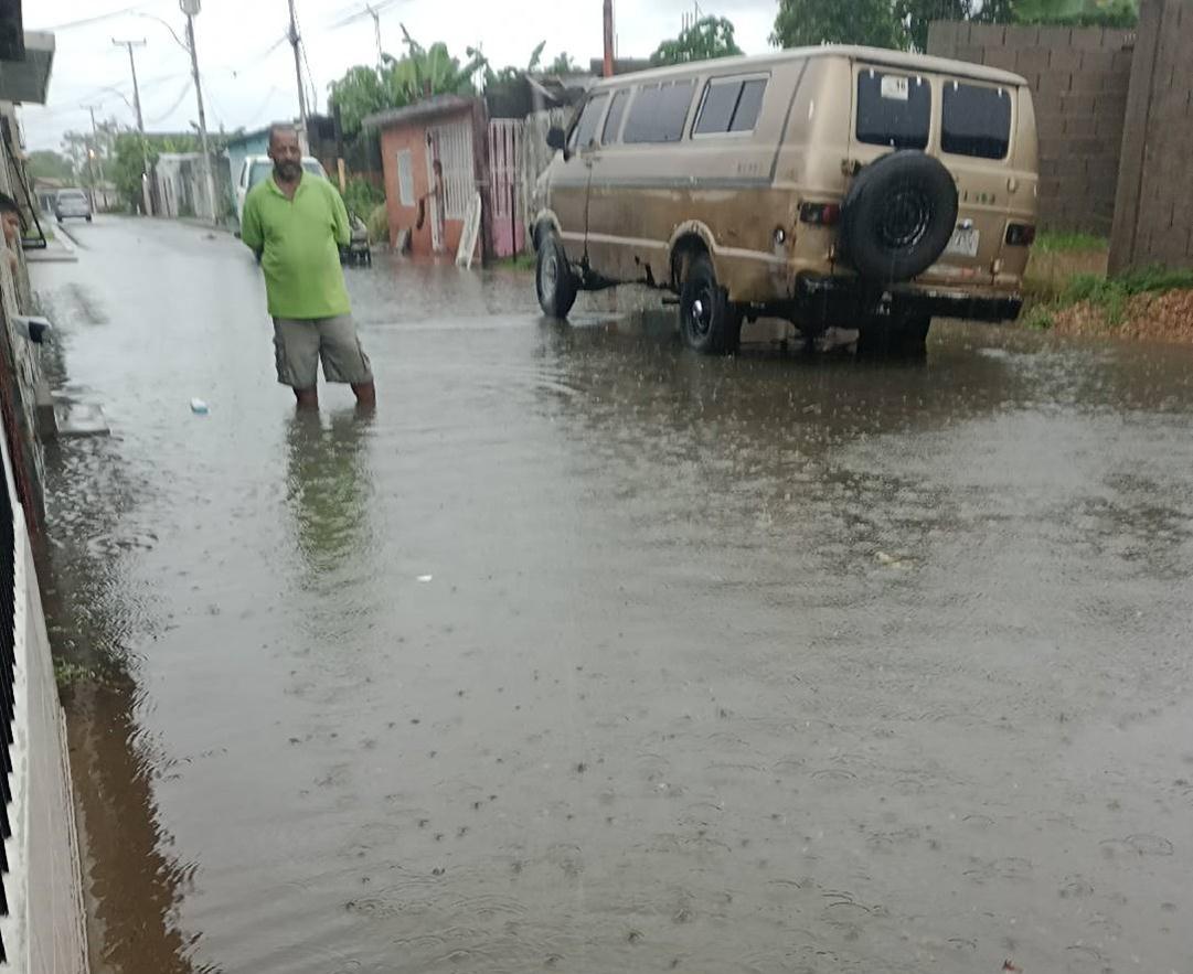 Más 25 viviendas inundadas en cuatro sectores afectados por intensas lluvias en Maturín