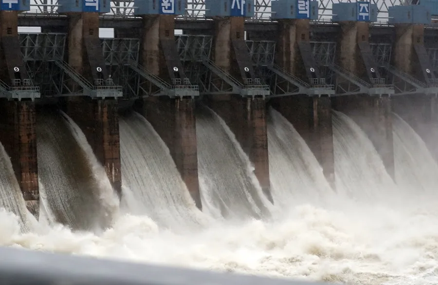 Las fuertes lluvias registradas en el país que según autoridades han causado la muerte de al menos 114 personas