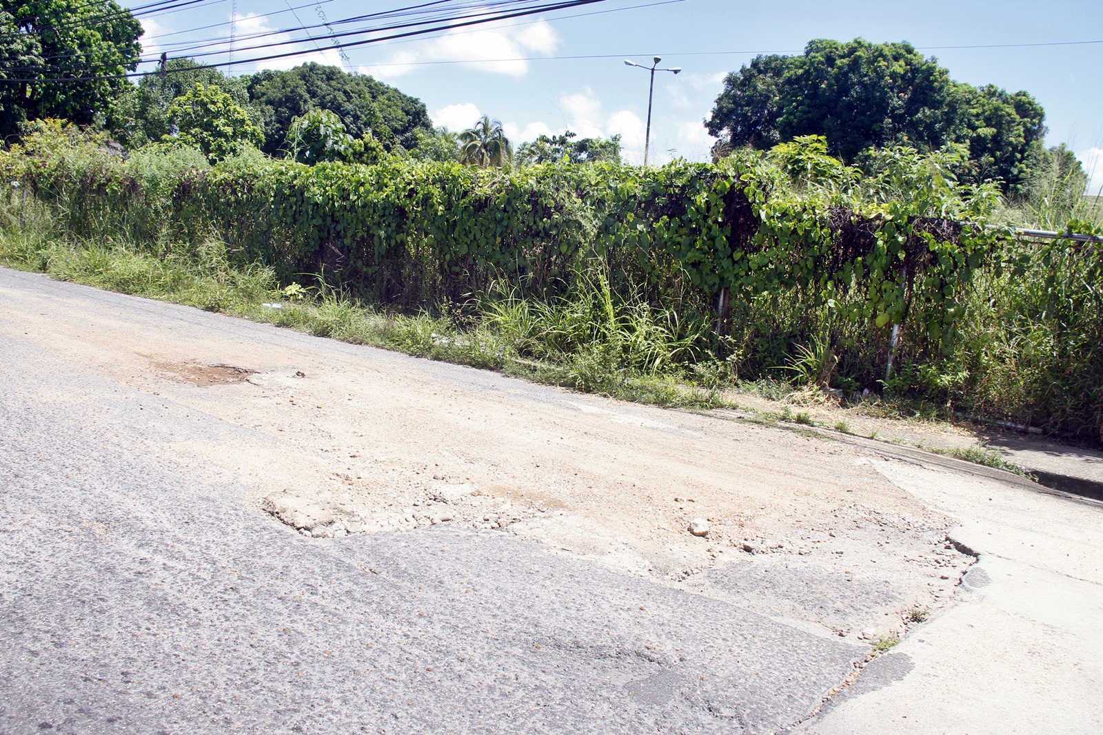 Claman por asfaltado en el sector Alberto Ravel de Maturín