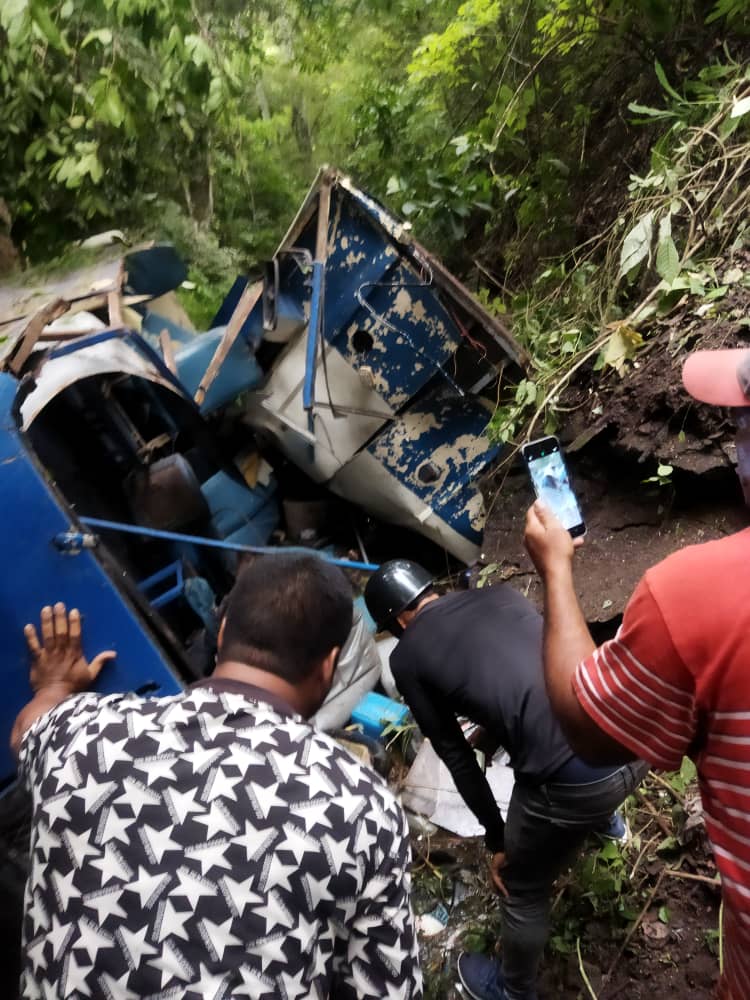 Cinco muertos deja vuelco de autobús en el municipio Caripe