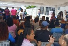 Atienden a más de 100 personas con discapacidad auditiva en jornada de atención integral