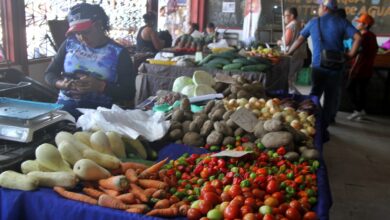 Baja el precios del tomate, papa y cebolla en el mercado Los Bloques de Maturín