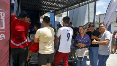 Fiebre Vinotinto: aficionados en plena pepa de sol hacen cola para las entradas del juego entre La Vinotinto y Argentina