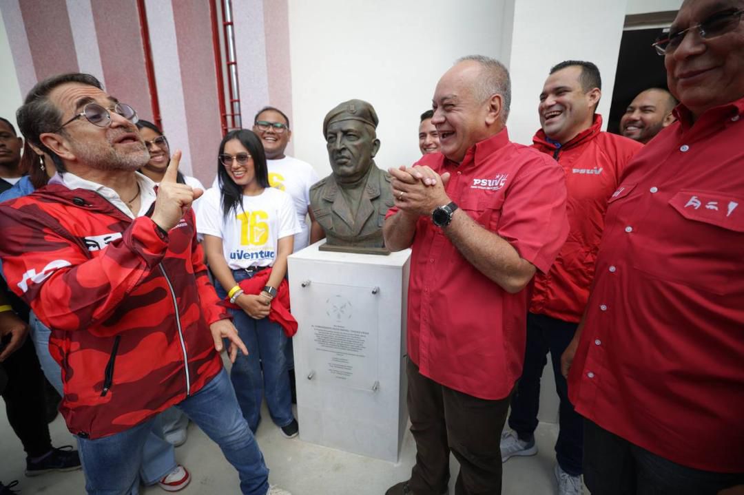 Diosdado Cabello inauguró casa del PSUV y develó busto del Comandante en Valencia (+fotos)