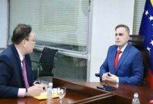 El Fiscal Tarek William Saab recibió al abogado del excandidato Edmundo González Urrutia