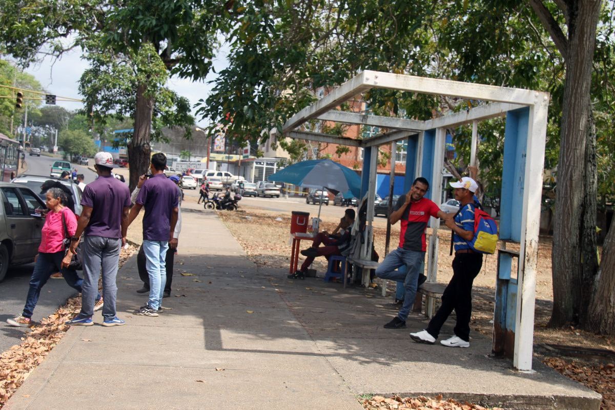 Ciudadanos denuncian precarias condiciones de las paradas en Maturín