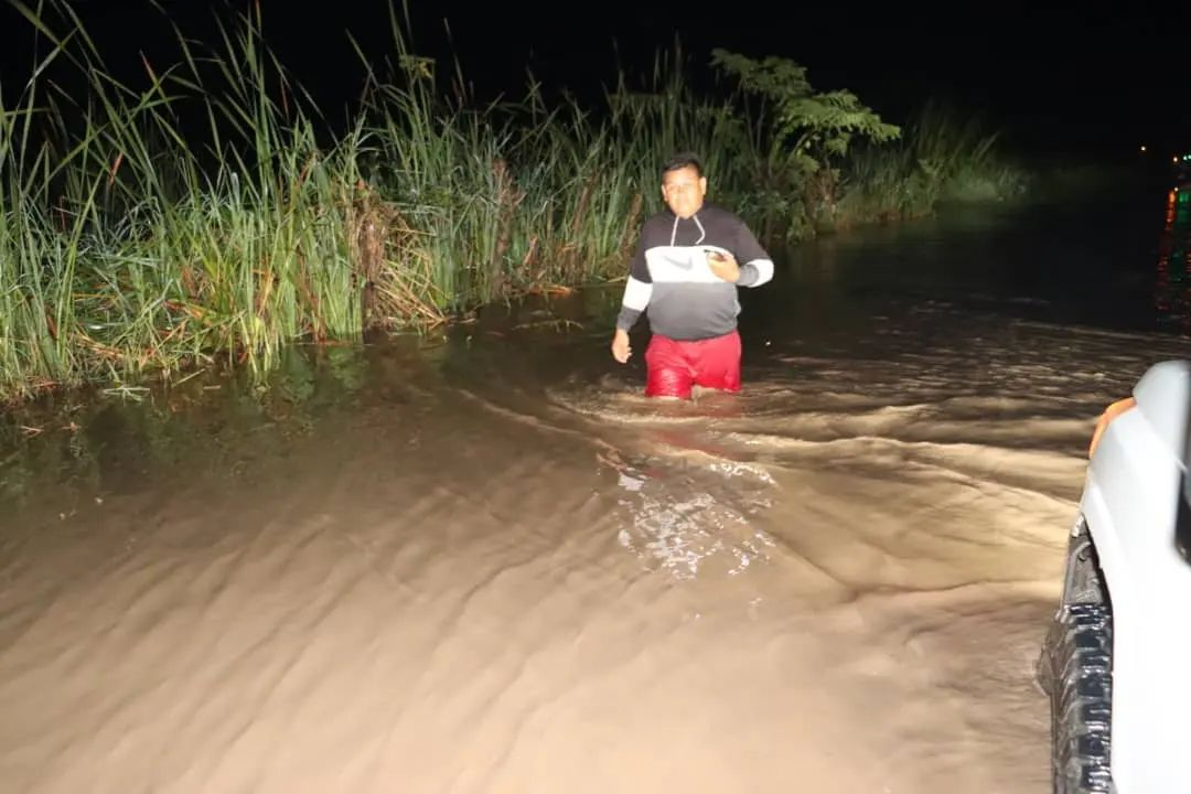 Lluvias en el municipio Acosta causó crecida del río Guarapiche: Cierran vía nacional