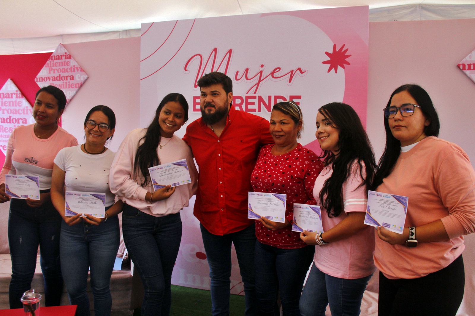 Fondeem entrega más de 100 emprendimientos a mujeres monaguenses