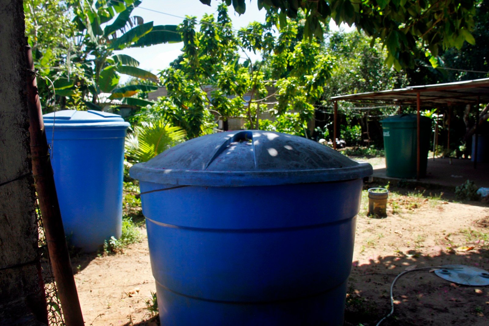 En el sector San Jacinto sufren por falta de agua, asfaltado y alumbrado público