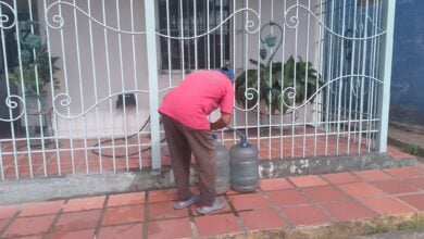 Vecinos de Los Godos aseguran que luchan a diaria por el agua