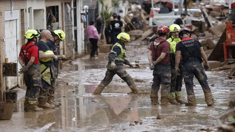 Miles de soldados y policías adicionales llegarán a las zonas devastadas en España