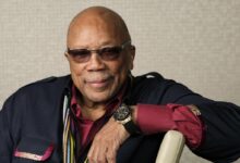 Fallece a los 91 años el productor de música Quincy Jones, que trabajó con Sinatra