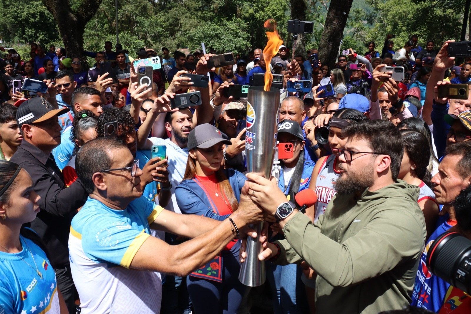 En San Antonio de Capayacuar, tierra de grandes talentos deportivos, recibieron con honores la antorcha que simboliza disciplina, esfuerzo, unión y paz.